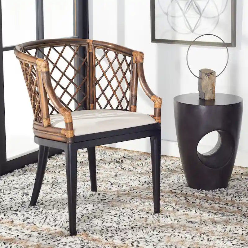 Retro, artistic, and European-style rattan grid armchair